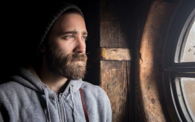 casa-barbat-fereastra.jpg - PresaObiectiva