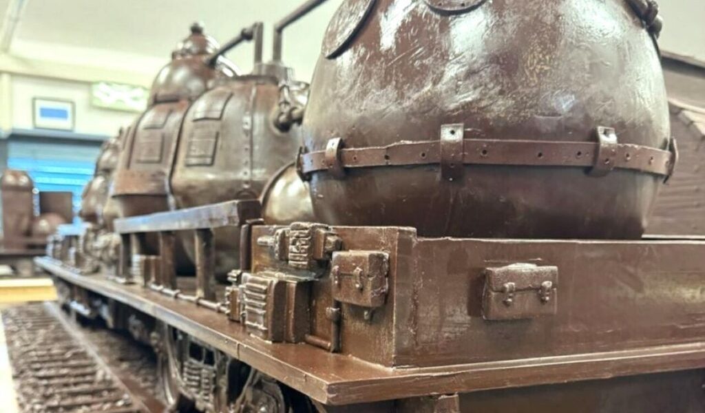 cel-mai-mare-tren-ciocolata-italia-jocuri-olimpice.jpg - PresaObiectiva