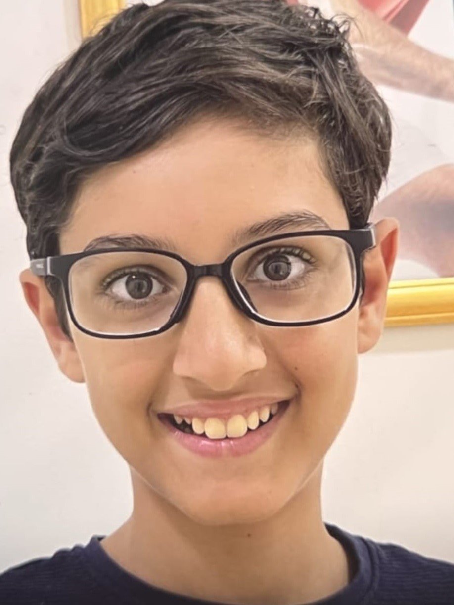 Copil dispărut găsit în siguranță după ore de: Tensive căutări și solicitare de sprijin public După o zi plină de tensiune și zeci de mesaje de solidaritate, vestea bună a fost în cele din urmă primită pentru familie și autorități: minorul de 11 ani dispărut de acasă a fost localizat în siguranță și se află acum departe de orice pericol