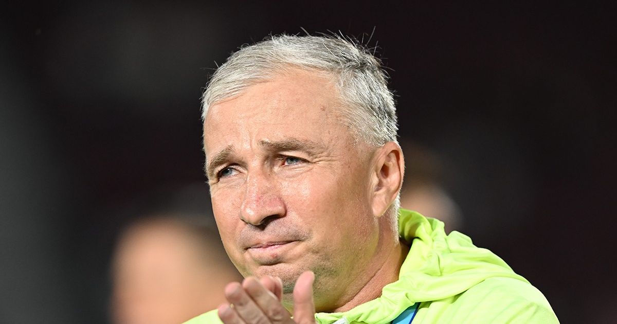 Mesajele de susținere din străinătate pentru Dan Petrescu Dan Petrescu, fostul mare fotbalist român și antrenor, traversează o perioadă dificilă din cauza unor probleme de sănătate, dar a primit un val impresionant de susținere din străinătate, în special din Anglia, țara în care a jucat timp de opt ani