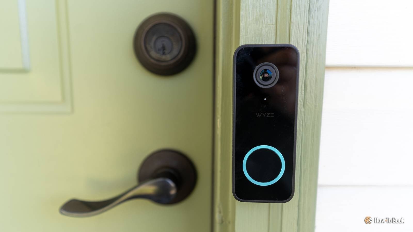 Cele 5 dispozitive obligatorii pentru o casă inteligentă, non-smart