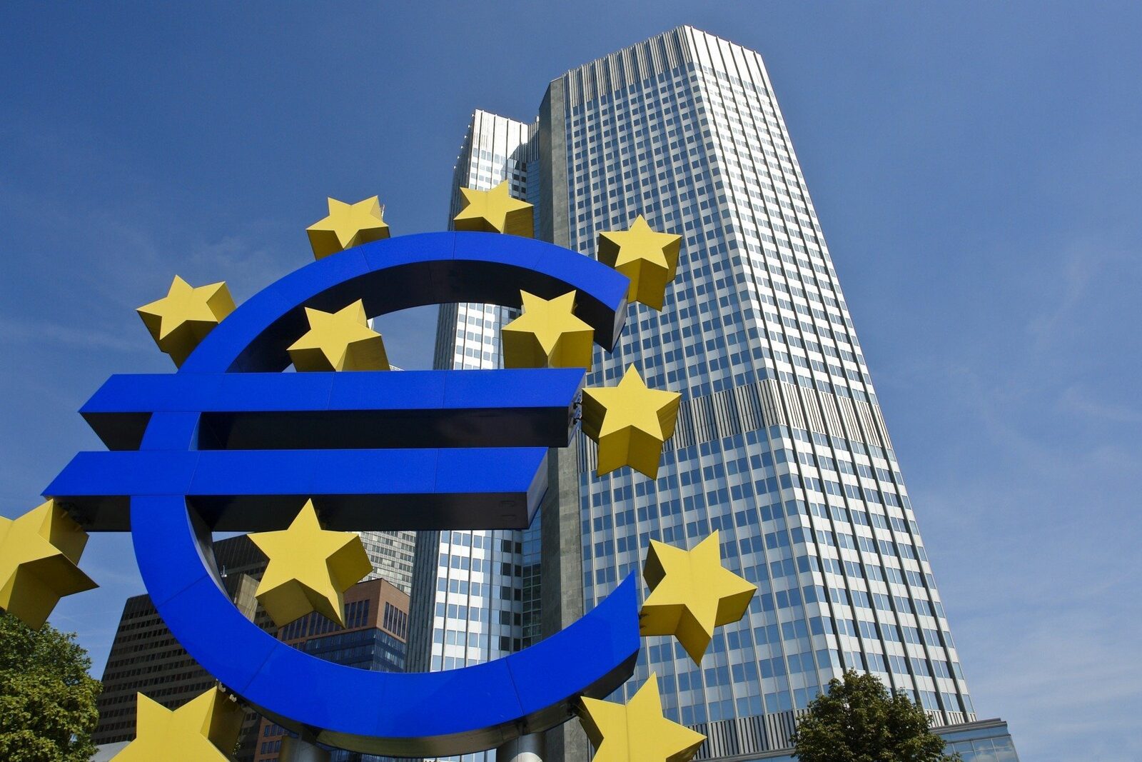 Klaas Knot, fostul șef al Băncii Centrale din Țările de Jos, are șanse mari să devină noul președinte al Băncii Centrale Europene, conform unui sondaj recent realizat de Bloomberg în rândul economiștilor