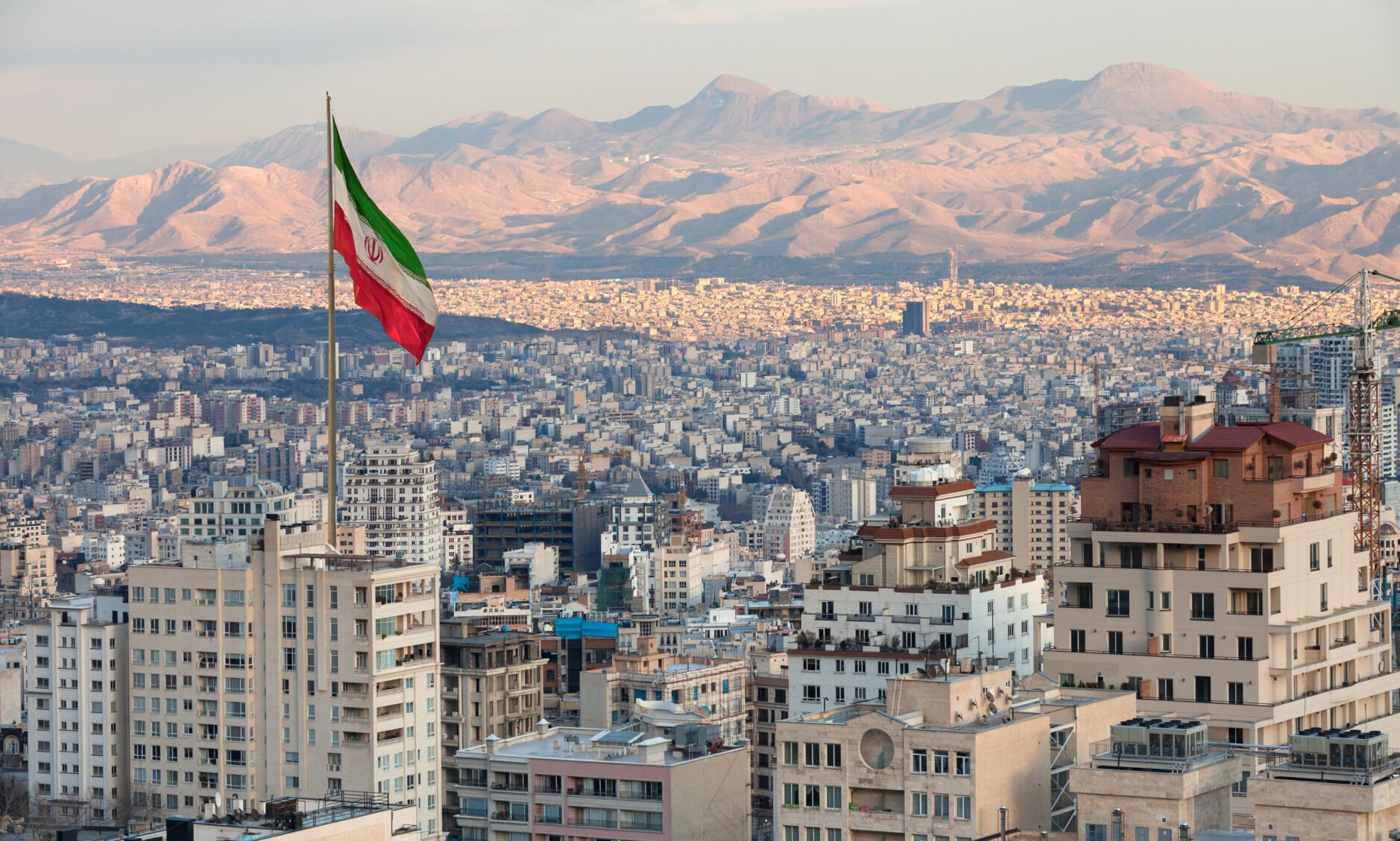 Universitățile din Iran, afectate de conflictul militar, rămân închise până la noi ordine Într-un mișcare fără precedent, autoritățile din Iran au decis suspendarea tuturor activităților academice în universitățile de pe întreg teritoriul țării, ca urmare a escaladării tensiunilor militare din regiune