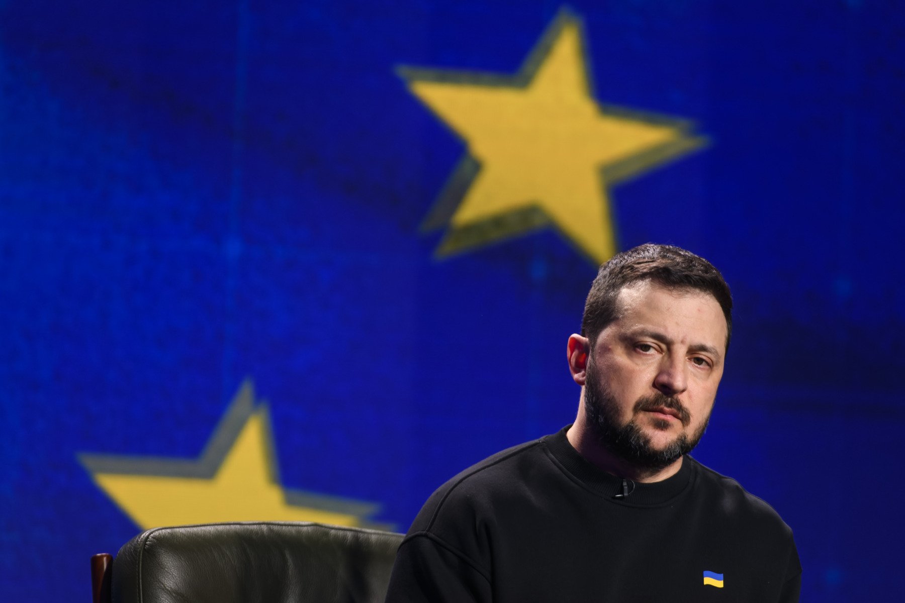 Președintele Ucrainei, Volodimir Zelenski, a reiterat angajamentul țării sale față de integrarea europeană, solicitând ca orice acord de pace încheiat pentru încheierea conflictului cu Rusia să conțină clar și ferm un calendar concret pentru aderarea Ucrainei la Uniunea Europeană