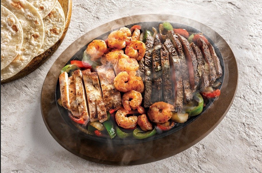 Lanțul american Chili’s pregătește intrarea pe piața din România, anunțând o strategie axată pe sustenabilitate și susținere a producției locale