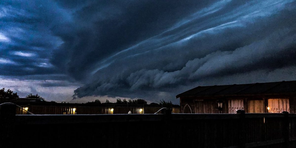 furtuna-nori-negri-vreme-rea-intuneric.jpeg - PresaObiectiva
