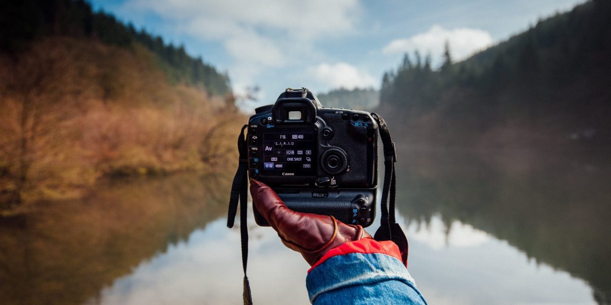 ghid-foto-scaled.jpg - PresaObiectiva