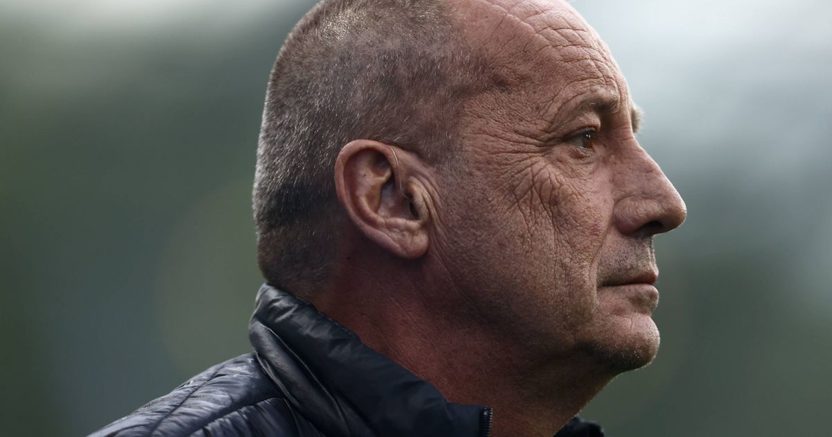 Asasinat în Corsica: Alain Orsoni, fost președinte al AC Ajaccio, ucis în timpul înmormântării mamei Alain Orsoni, fost președinte al AC Ajaccio și o figură controversată a vieții politice și sportive din Corsica, a fost împușcat mortal luni, 12 ianuarie, în timp ce participa la ceremonia de înmormântare a mamei sale în satul Véro, situat în apropierea orașului Ajaccio