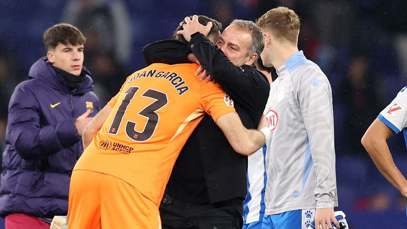 Barcelona obține victoria în derby-ul catalan grație lui Joan García Barcelona a învins Espanyol cu 2-0 în derby-ul catalan de sâmbătă seara, iar un rol esențial în această victorie l-a avut portarul Joan García, care a avut parte de o primire ostilă din partea fanilor echipei adverse