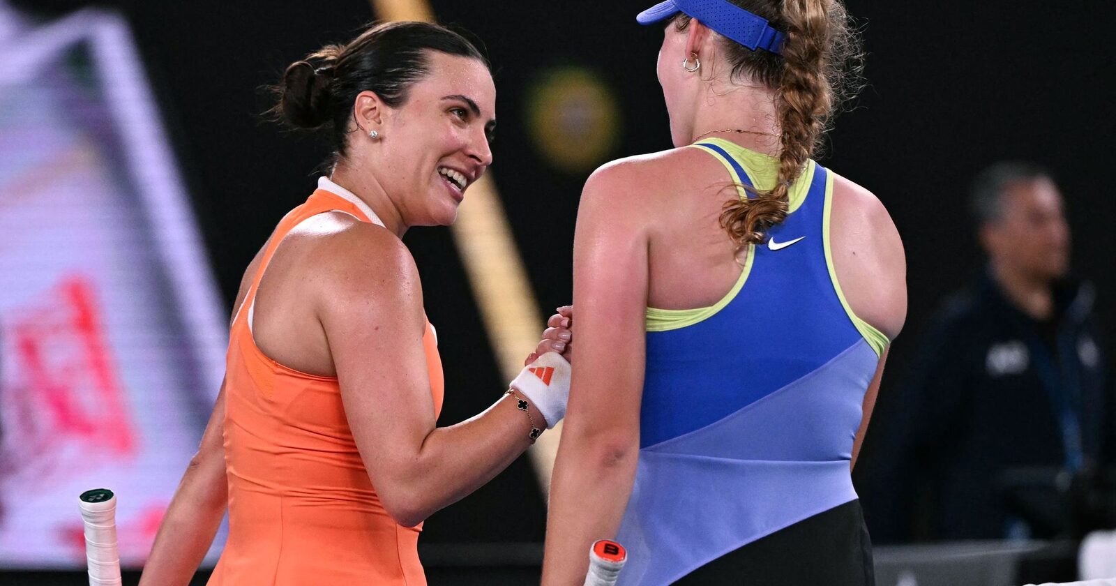 Gabriela Ruse, eliminată de Mirra Andreeva la Australian Open 2026 Gabriela Ruse și-a încheiat parcursul la Australian Open 2026 după o înfrângere în turul 3, cedând în fața rusoaicei Mirra Andreeva cu 3-6, 4-6