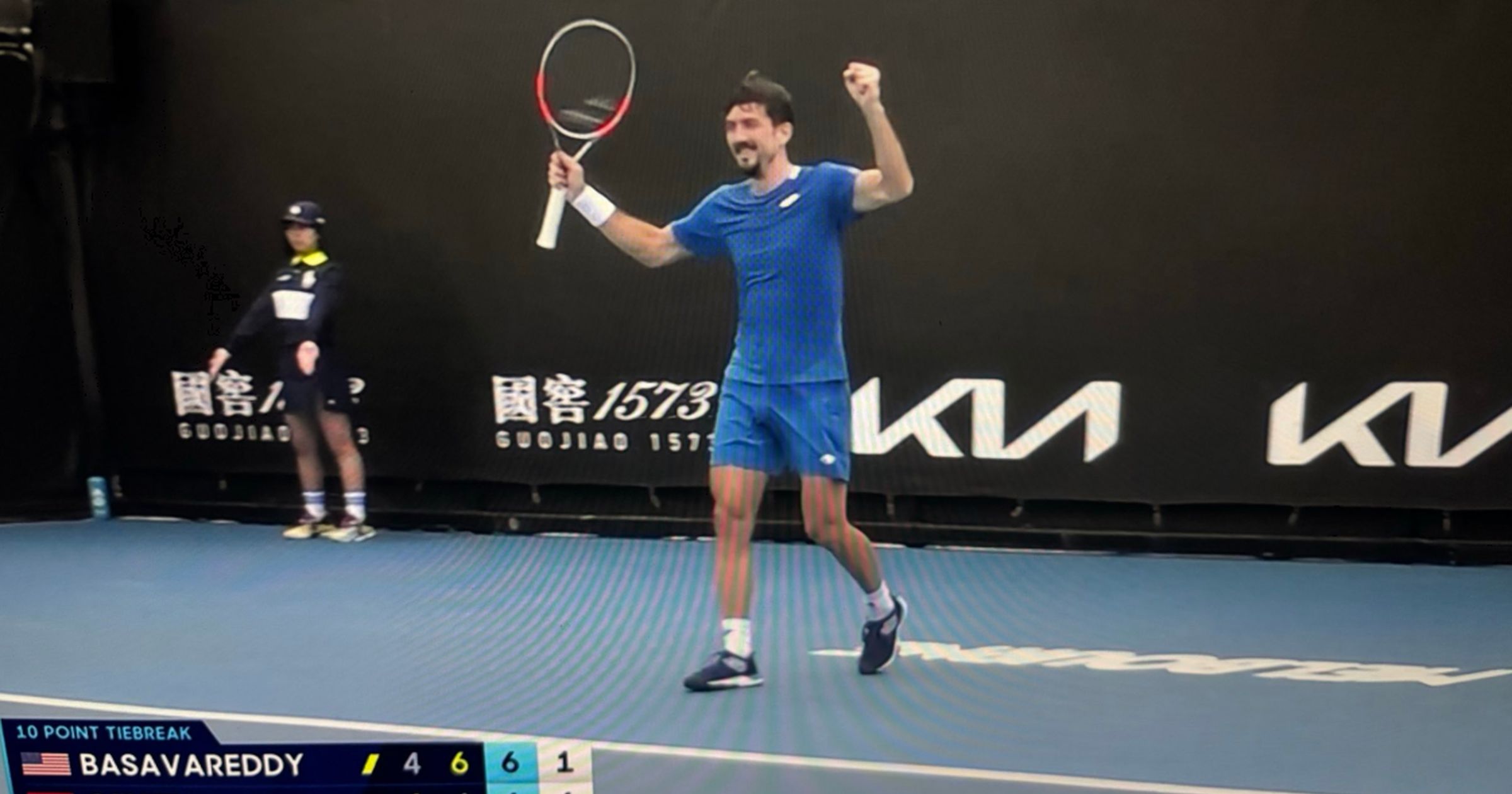 Ofner, de la bucurie la agonie: o greșeală tragică la Australian Open Sebastian Ofner a trăit o experiență dramatică în runda a doua a calificărilor pentru Australian Open 2026, pierzând în mod neașteptat în fața tânărului american Nishesh Basavareddy, după un tie-break oferit pe o tavă de eroare