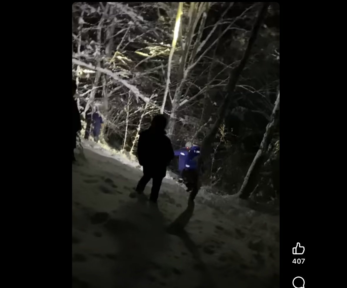 Numărul localnicilor din Munții Apuseni rămași fără alimentare cu energie electrică a fost semnificativ redus, însă zăpada și terenul dificil continuă să pună probleme în procesul de intervenție