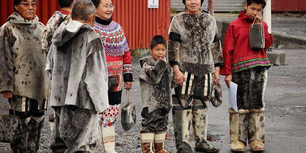 inuiti-groenlanda-eschimosi-polul-nord-polul-sud.jpg - PresaObiectiva