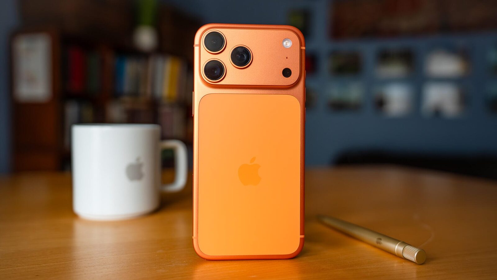 Universitatea de Agronomie și Centrul de Sănătate Mintală din București primesc iPhone 17 Pro și AirPods Pro, din fonduri publice