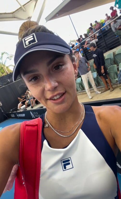Jaqueline Cristian, victorie istorică la WTA Adelaide Jaqueline Cristian a realizat o performanță notabilă în optimile turneului WTA de la Adelaide, înregistrând prima sa victorie împotriva rusoaicei Daria Kasatkina, după trei înfrângeri anterioare