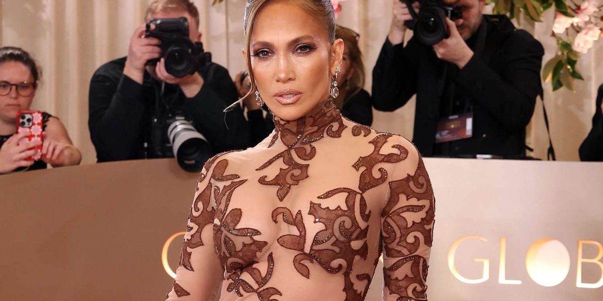 jennifer-lopez-2026-globes-prep-011126-061ec5e11ac44967ba4b04e89000a6fe.jpg - PresaObiectiva