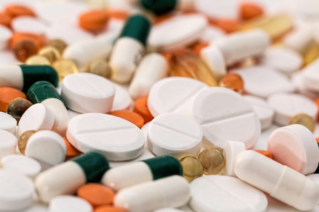 Alte 33 de medicamente vor fi incluse pe lista celor compensate și gratuite, anunț care a fost făcut de ministrul Sănătății, Alexandru Rogobete