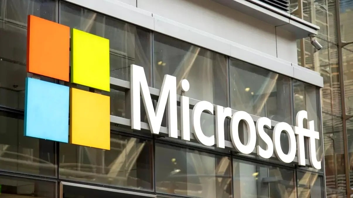 Piețele financiare globale au avut o reacție extrem de puternică la sfârșitul lunii ianuarie 2026, în urma unei corecții surprinzătoare a acțiunilor Microsoft, una dintre cele mai mari și influente companii tech din lume