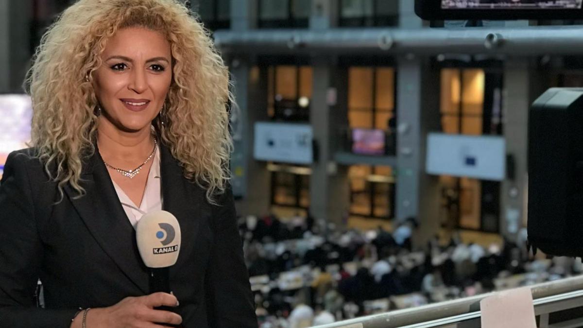 Nicoleta Drăgușin, legenda jurnalismului românesc, a murit la 46 de ani Nicoleta Drăgușin, una dintre cele mai apreciate și cunoscute jurnaliste din România, s-a stins din viață la doar 46 de ani, după o scurtă, dar aprigă bătălie cu o boală incurabilă