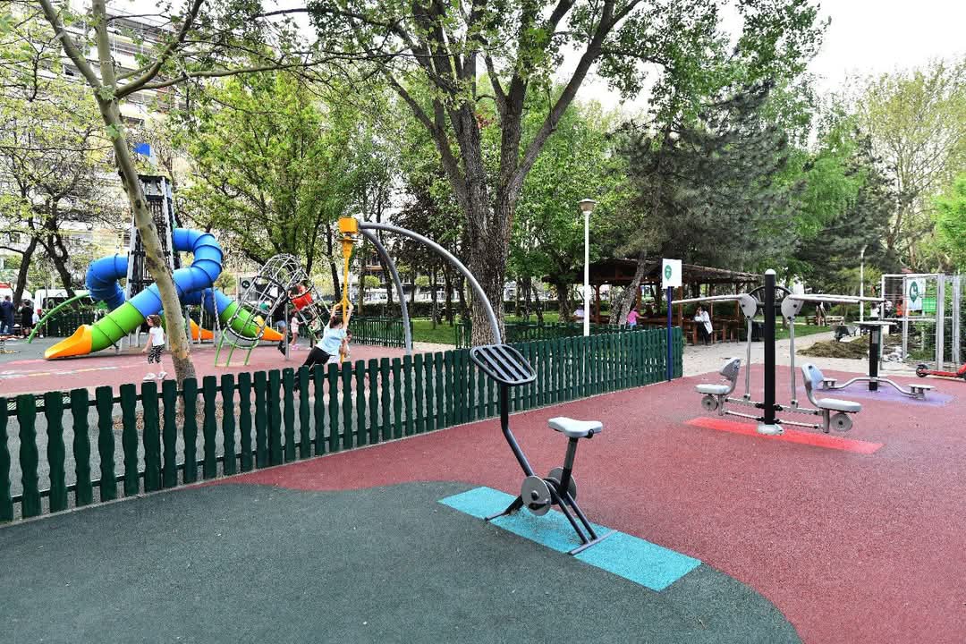 Primăria Sector 6 intenționează să aloce până la 80 milioane euro pentru modernizarea locurilor de joacă și terenurilor sportive