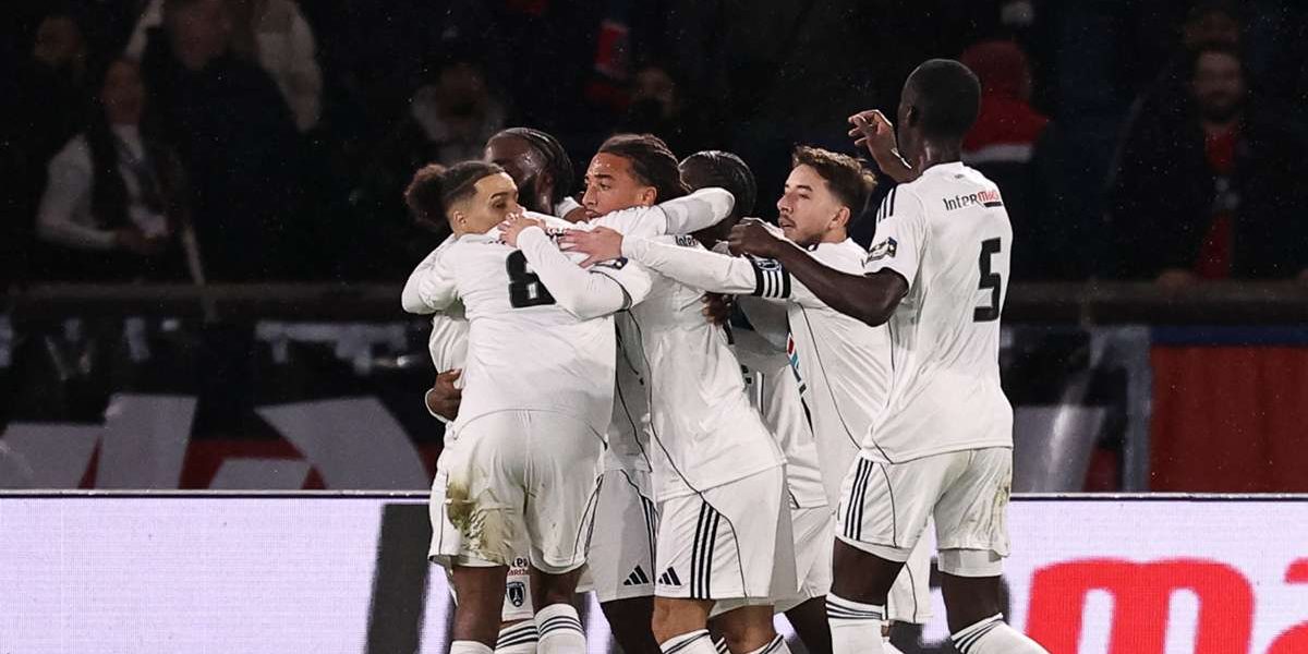 paris-fc_76yu1stbpkwz14uzs15pgth7x.jpg - PresaObiectiva