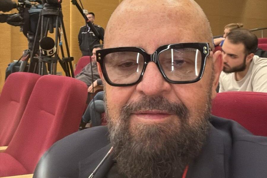 piedoneironizeazaciucu-e1769716404358.jpg - PresaObiectiva