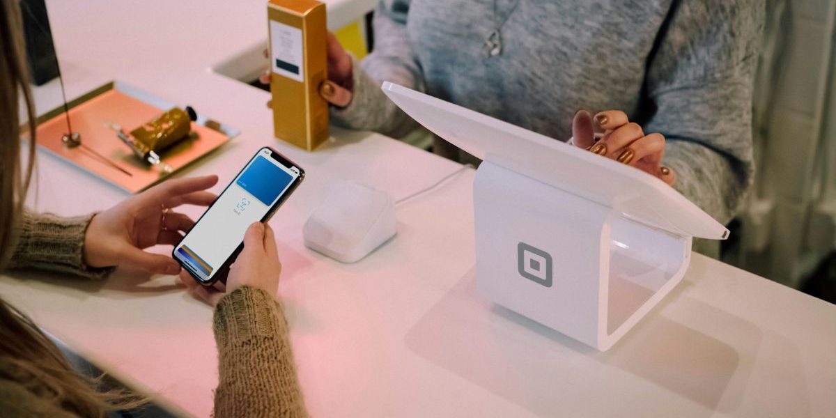 plata-contactless-pos-christiann-koepke-wie01mc9aty-unsplash.jpg - PresaObiectiva