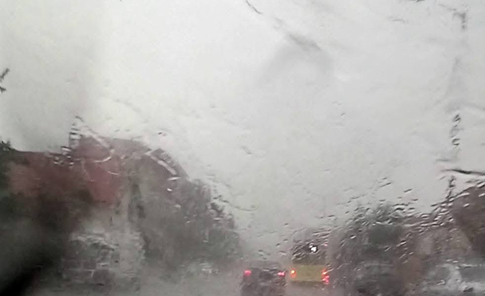 ploaie-torentiala.jpg - PresaObiectiva