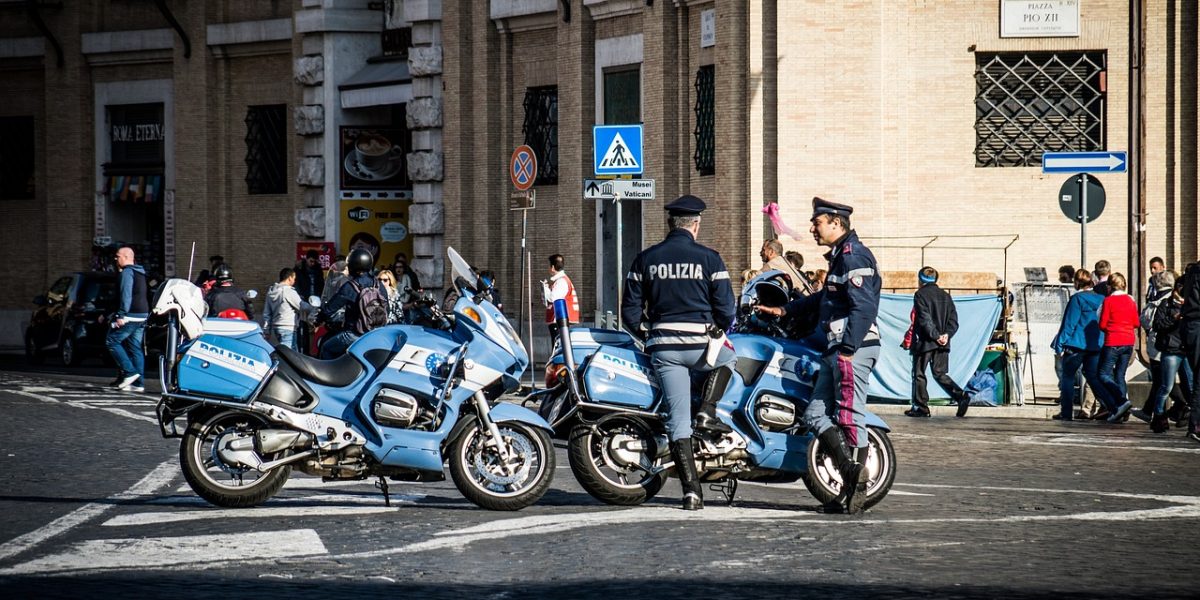 politie-italia.jpg - PresaObiectiva