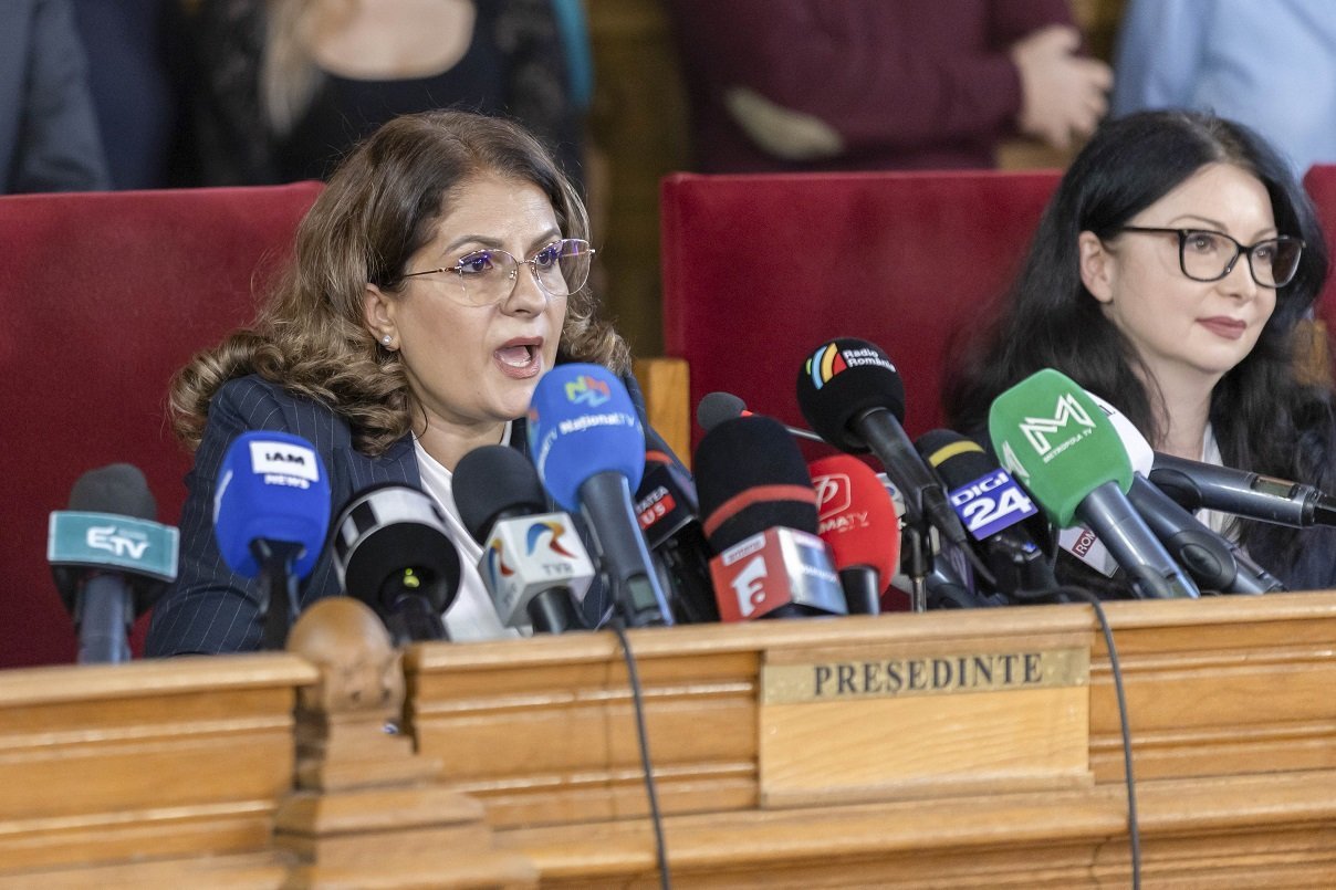 Curtea de Apel București justifică termenele accelerate ale proceselor în perioada sărbătorilor, controverse și clarificări oficiale În zilele premergătoare și în timpul sărbătorilor de iarnă, sistemul judiciar din România a fost în centrul unei vii discuții publice privind termenele strânse acordate într-o serie de procese, în special cele îndreptate împotriva Guvernului