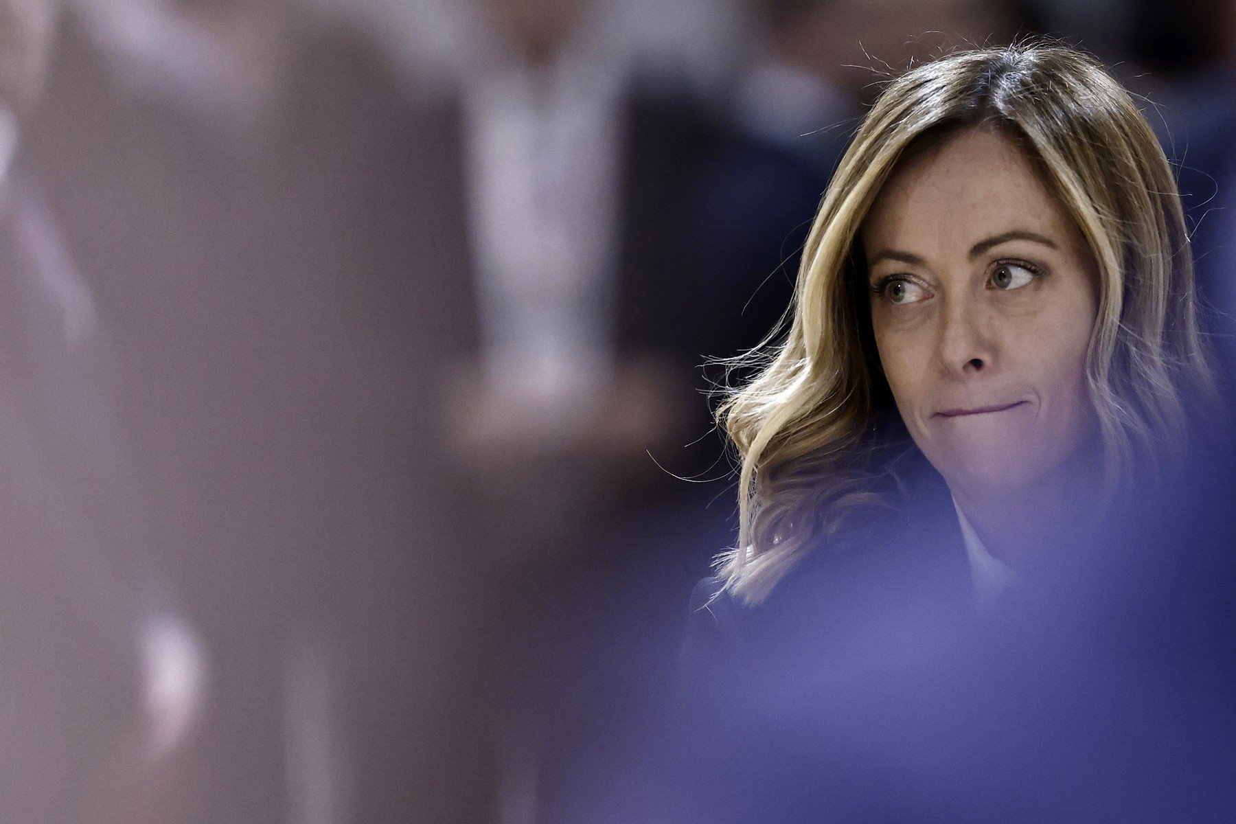 Giorgia Meloni, premierul Italiei, a surprins weekend-ul trecut cu o declarație oficială în care a susținut drept „legitimă” operațiunea militantă desfășurată de Statele Unite în Venezuela, reconsiderând intervenția americană ca o formă de „intervenție defensivă”