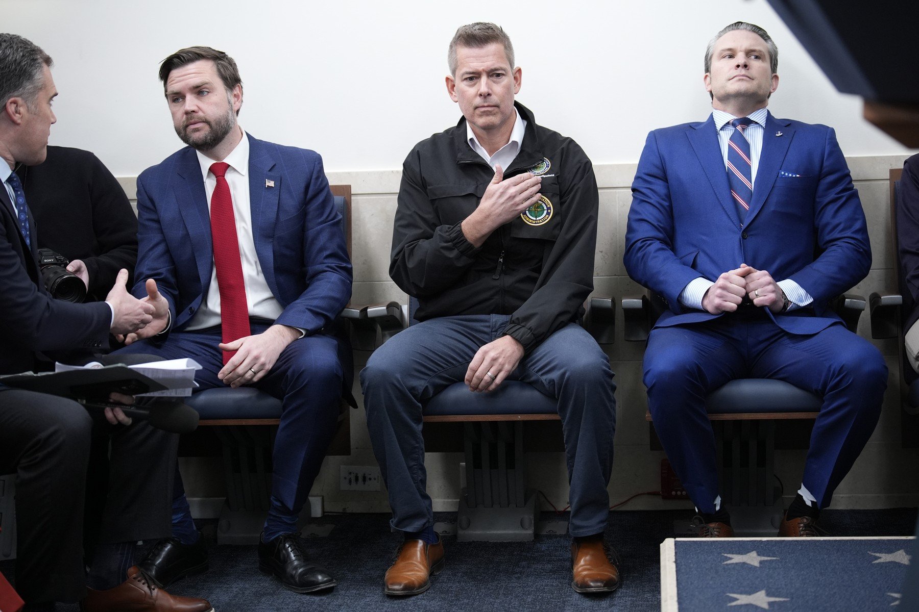 Departamentul american pentru Transporturi (DoT) a devenit prima agenție guvernamentală de amploare care testează utilizarea inteligenței artificiale (AI) pentru redactarea de reglementări