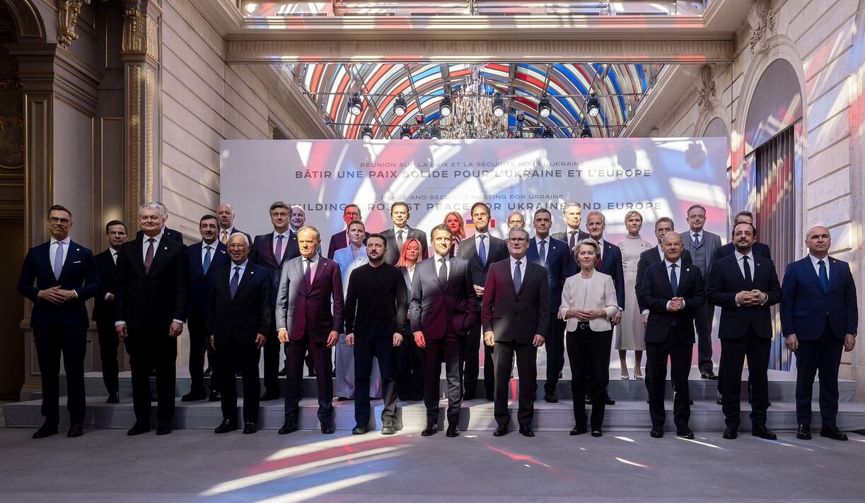 Prim-ministrul britanic Keir Starmer a subliniat recent, într-un interviu pentru BBC, că Marea Britanie ar trebui să-și regândească relația cu piața europeană, considerând aceasta o opțiune în beneficiul intereselor naționale