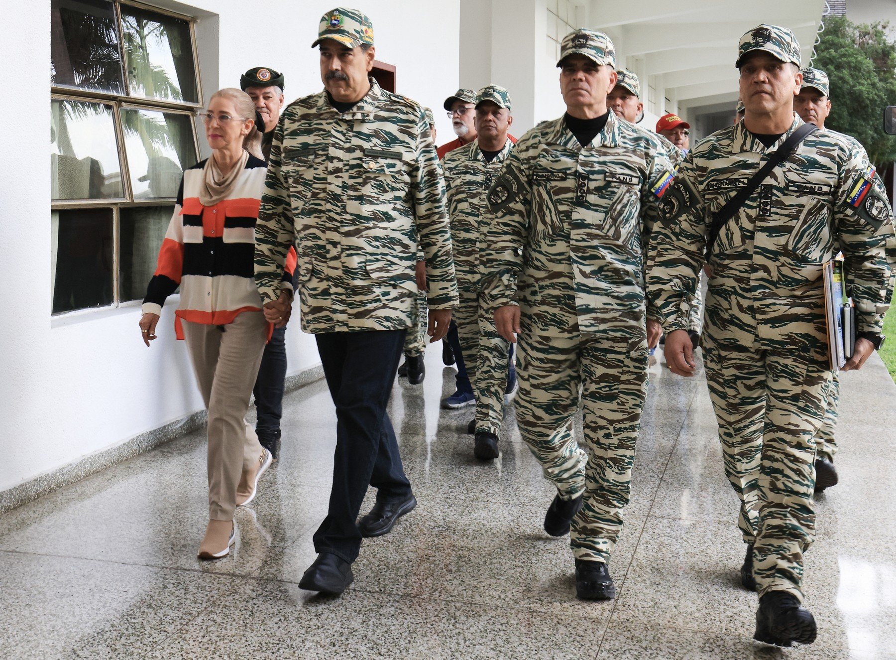 Președintele venezuelean Nicolas Maduro și soția sa, capturați de forțele speciale americane în timpul unui raid nocturn O noapte tensionată în Venezuela a adus în prim-plan o acțiune extrem de subtilă, dar de amploare, în timpul căreia forțele speciale ale Statelor Unite au realizat o operațiune surpriză în capitala Caracas