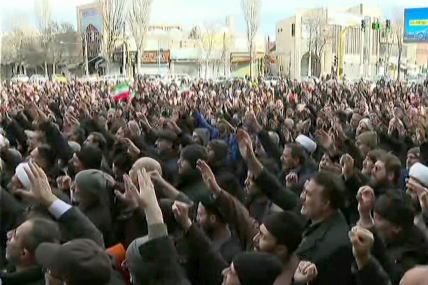 Iranul revine cu forță împotriva tehnologiei occidentale în contextul protestelor masive Autoritățile din Iran au anunțat luni că au reușit să neutralizeze aproape 40.000 de terminale de internet Starlink, serviciul de comunicații dezvoltat de compania americană SpaceX, condusă de miliardarul Elon Musk