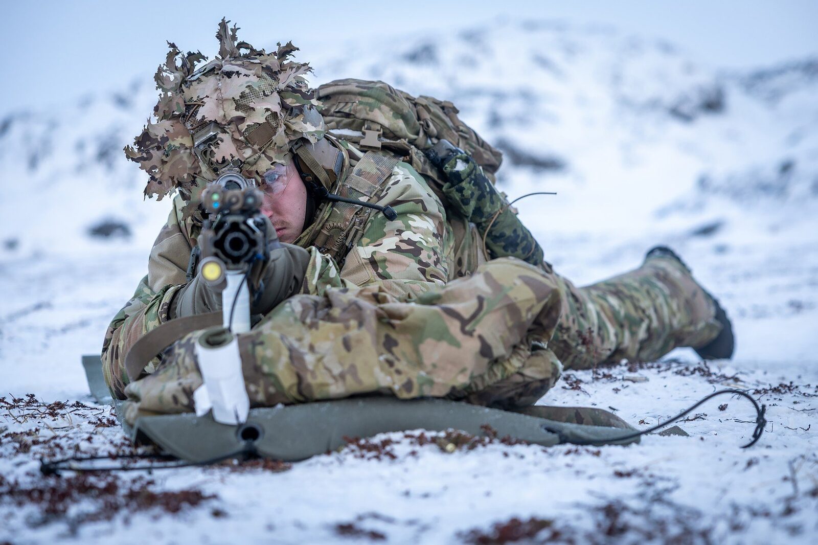 Tensiuni suplimentare în Arctic: soldați danezi pregătiți pentru conflict în Groenlanda Dispute geopolitice la nivel global și amenințări latente de război au determinat Danemarca să-și intensifice prezența militară în Groenlanda, teritoriul autonom danez situat în inima Arcticii