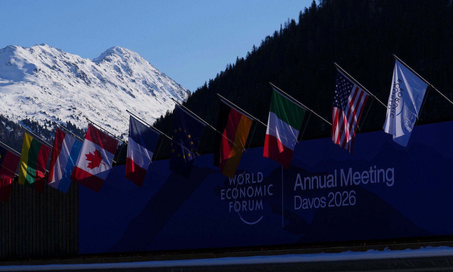 România își marchează prezența la forumul de la Davos prin cea mai numeroasă și diversificată delegație din istorie, o prezență ce subliniază ambițiile și strategia noastră în contextul geopolitic actual