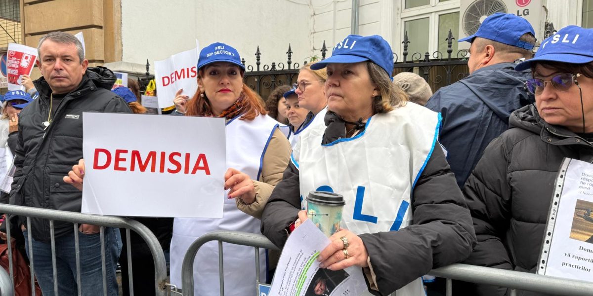 protest-Ministerul-Educatiei.jpeg - PresaObiectiva