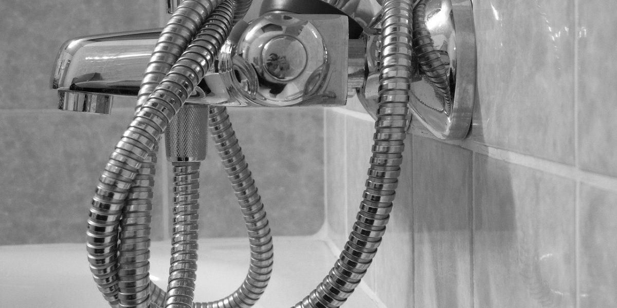 shower-head-g9486df81a_1280.jpg - PresaObiectiva