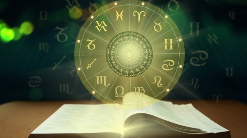 shutterstock-book-of-zodiac-sign-wheel-of-fortune-and-constellation-study-for-foretell-education-cou.jpeg - PresaObiectiva