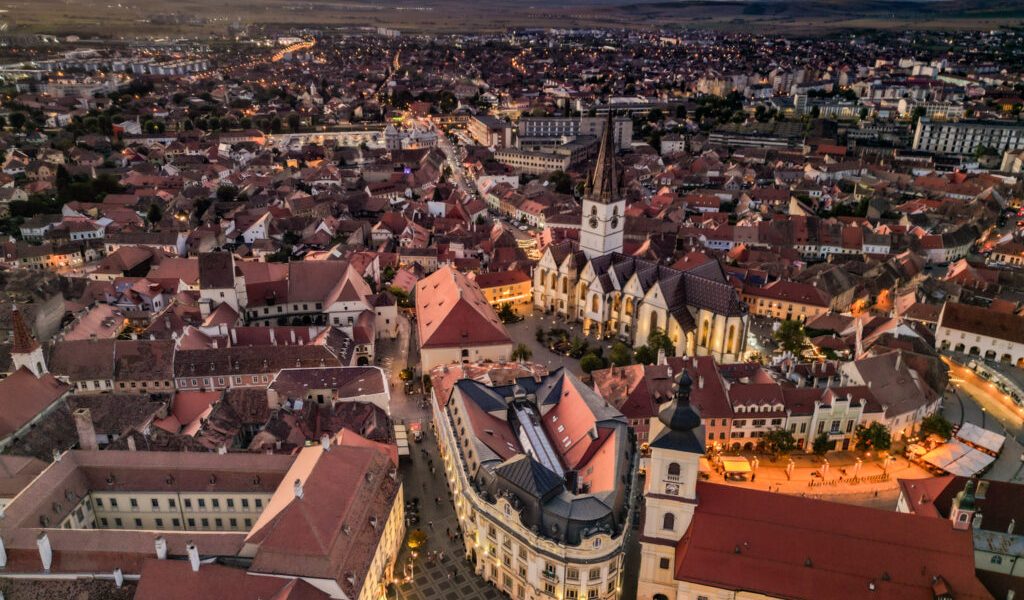 sibiu-vedere-de-sus-biserica-evanghelica-piata-mare-1024x768.jpg - PresaObiectiva