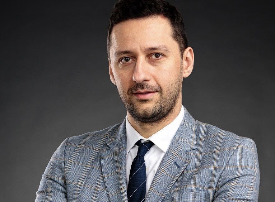 Vicepreședintele Agenției Naționale de Integritate, Bogdan Sticlosu, a ratat șansa de a ocupa postul de președinte plin al instituției, după ce a fost unul dintre candidații la concursul organizat recent de Consiliul Național de Integritate (CNI)