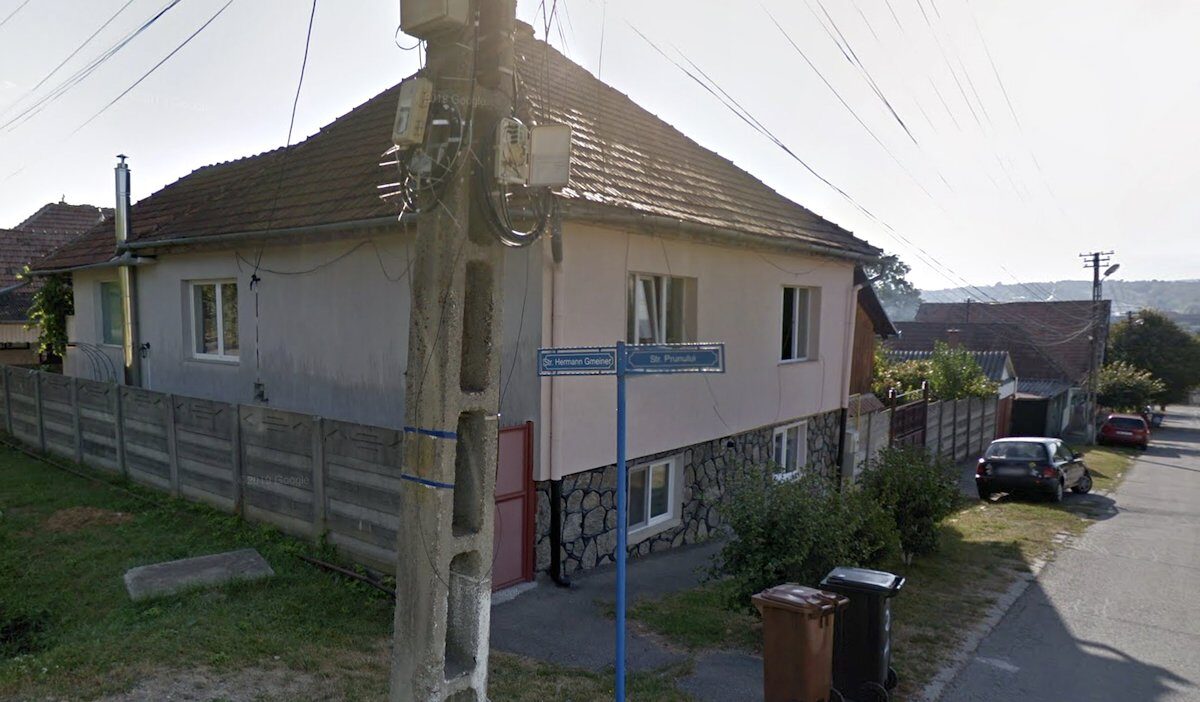 Primăria Cisnădie a fost somată să schimbe numele unei străzi importante din localitate, în contextul în care organizația SOS Satele Copiilor a cerut oficial această schimbare