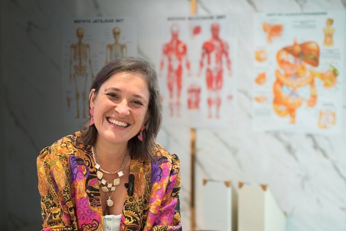 Tania Ion: Drumul unei românce către sănătate și echilibru în trei lumi diferite Tania Ion, o coach și specialist în holistică, trăiește de 16 ani în Barcelona, însă experiențele sale de viață s-au întins pe aproape 42 de ani, marcând trecerea prin trei țări distincte: România, Canada și Spania