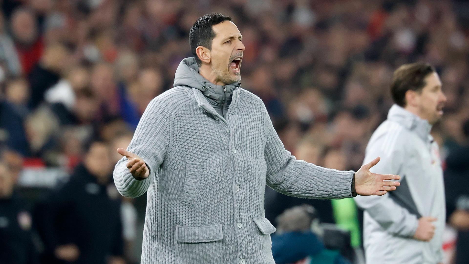 Toppmöller își dezvăluie frustrarea înainte de meciul cu Bremen Dino Toppmöller, antrenorul echipei Eintracht Frankfurt, a avut o ieșire neobișnuit de directă la conferința de presă de dinaintea meciului cu Werder Bremen