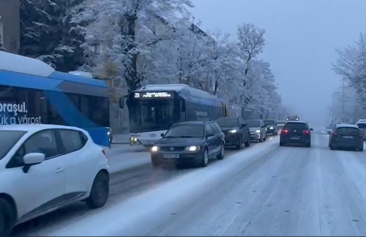 Vremea rece și condițiile meteo dificile în Capitală: temperaturi ce nu depășesc 5 grade Celsius și polei anunțate până marți dimineața Situația meteo din București devine din ce în ce mai severă, cu temperaturi care se mențin sub pragul de 5 grade Celsius, anunță Administrația Națională de Meteorologie