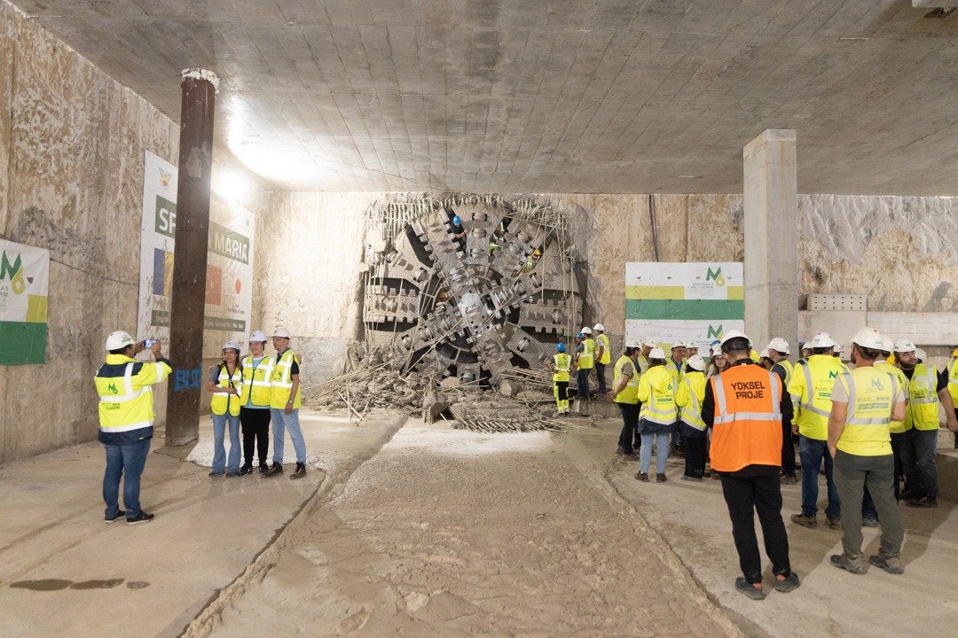 Guvernul României a luat o decizie surprinzătoare în acest ultim an, expropriind oficial Administrația Națională de Meteorologie pentru construcția noii Magistrale 6 de metrou, parte a proiectului de extindere a rețelei de transport subteran din Capitală