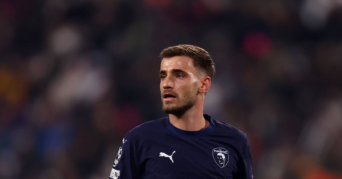 Vlad Dragomir, eroul partidei Pafos – Slavia Praga Mijlocașul român Vlad Dragomir a strălucit pe terenul de fotbal în partida Pafos – Slavia Praga, reușind să marcheze un gol excepțional în Liga Campionilor