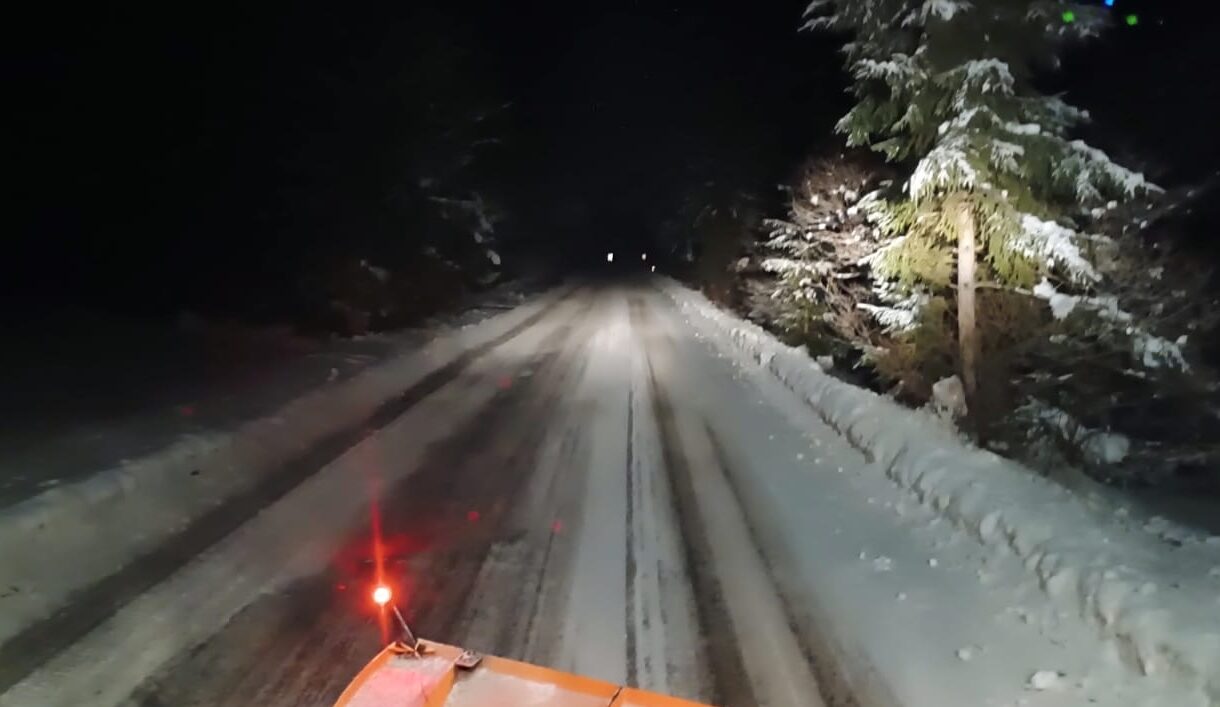 Tragedie pe zăpadă: un tânăr și un bărbat capitalează în urma unor accidente grave în Harghita O seară de iarnă s-a transformat într-o tragedie în comuna Remetea, județul Harghita, când două incidente tragice legate de zăpadă și activitatea recreațională au costat vieți omenești