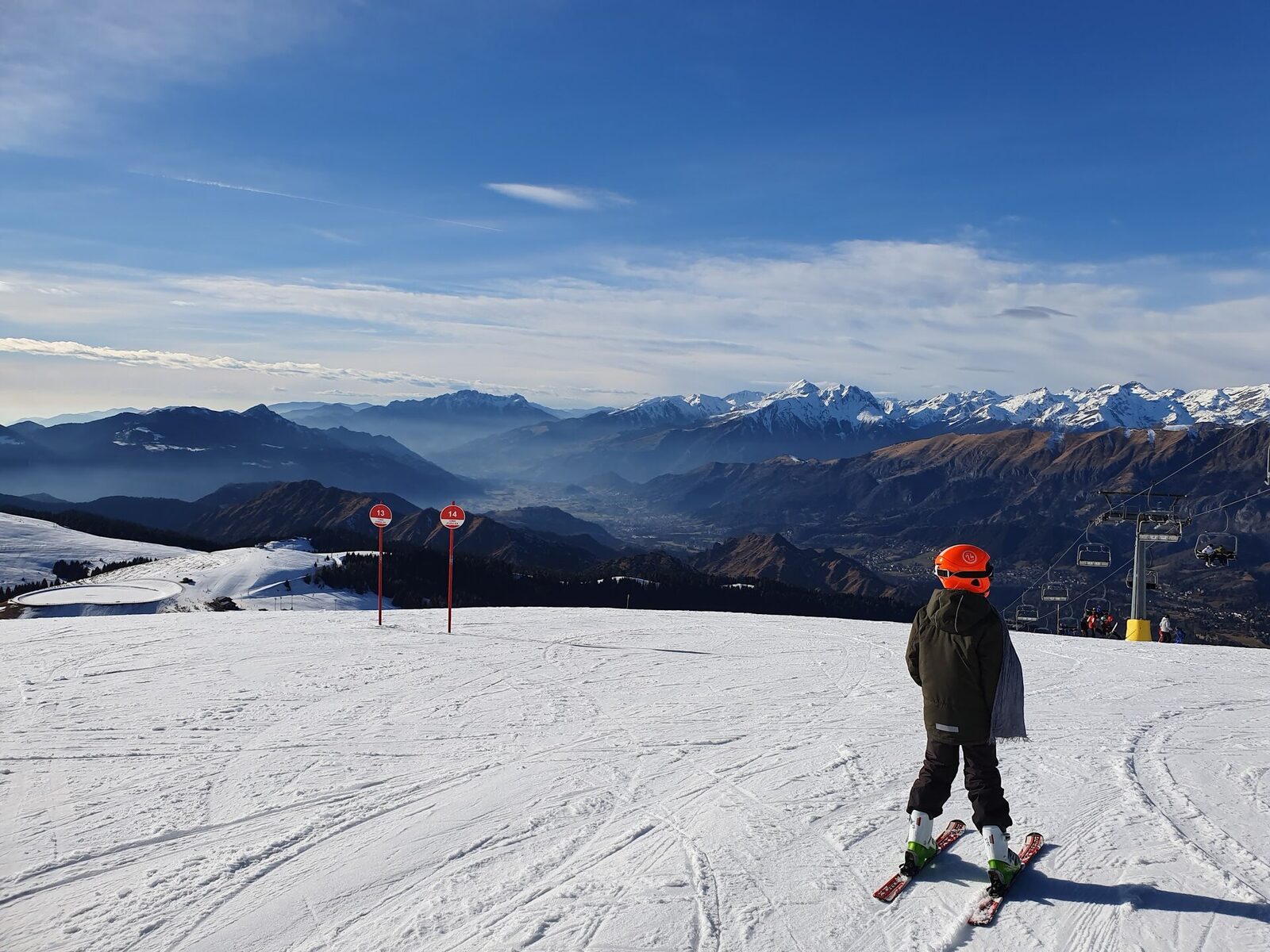 Viteza excesivă pe pârtiile de schi continuă să fie principalul factor care contribuie la accidentele din zonele de sport de iarnă din România, iar efectele acesteia sunt adesea subestimate de practicanți